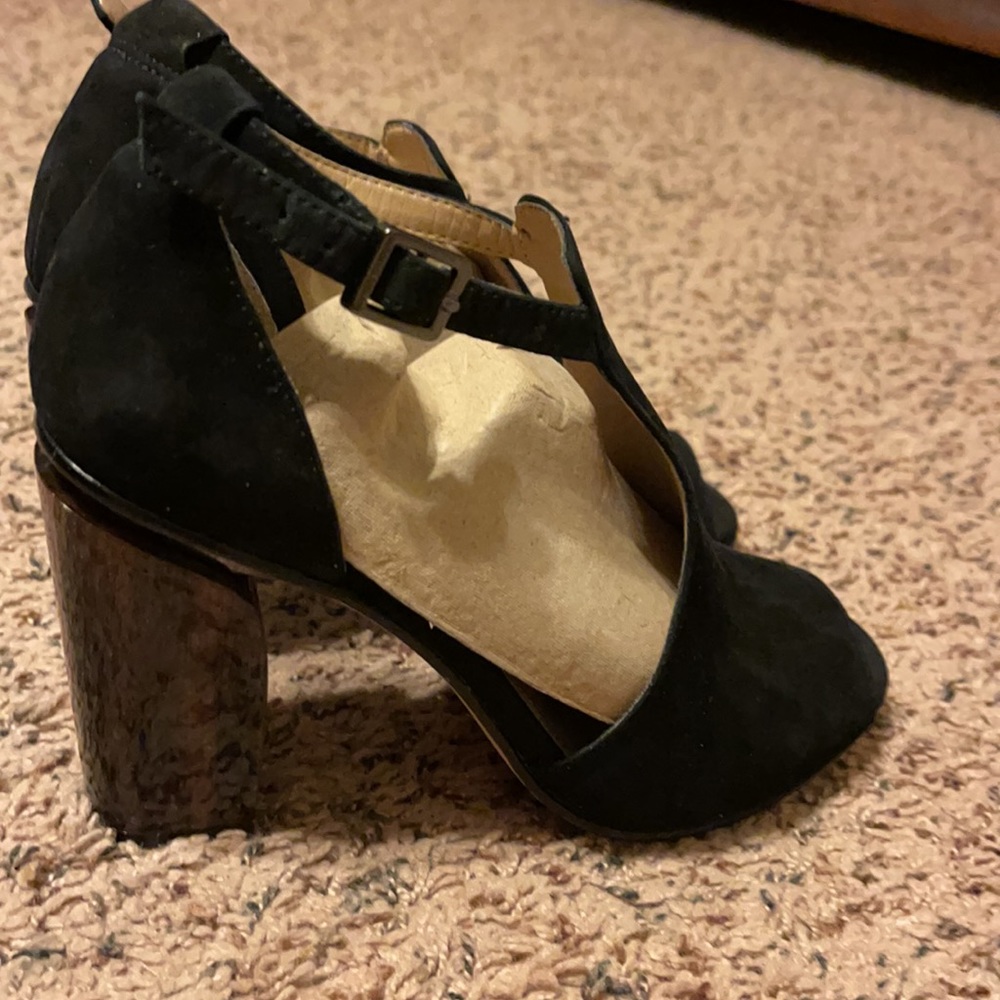 Black Suede like top, would like heel Antonio Melani. Size 7.5 M.